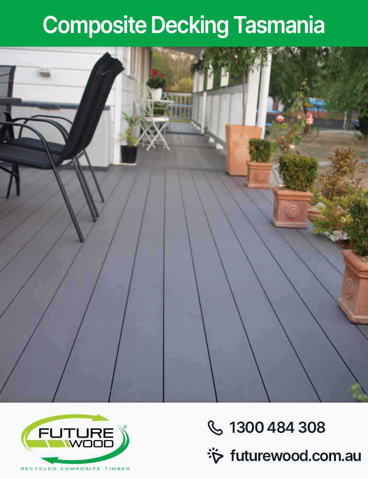 Image of a balcony in Tasmania made in composite decking boards